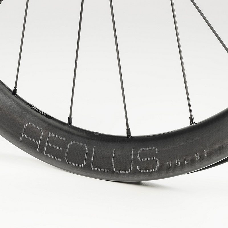 Roue vélo route carbone Bontrager Aeolus RSL 37 TLR