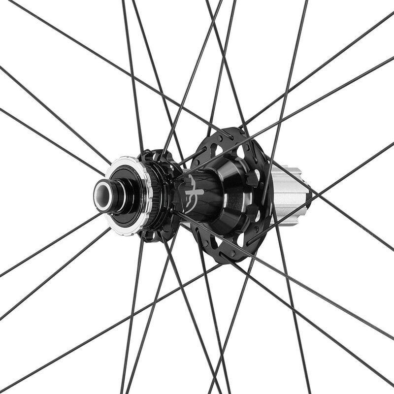 Roues vélo route Campagnolo Shmal Carbon Disc Brake WH-21 Dark Label à pneus