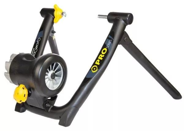 Home trainer à fixation de la roue arrière